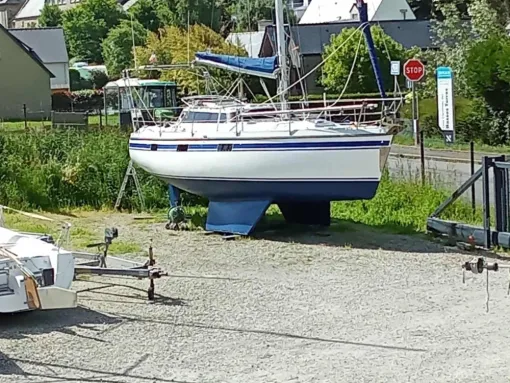 Réalisation d'un antifouling sur un voilier de 10m50, Saint-Malo, MARDON Peinture